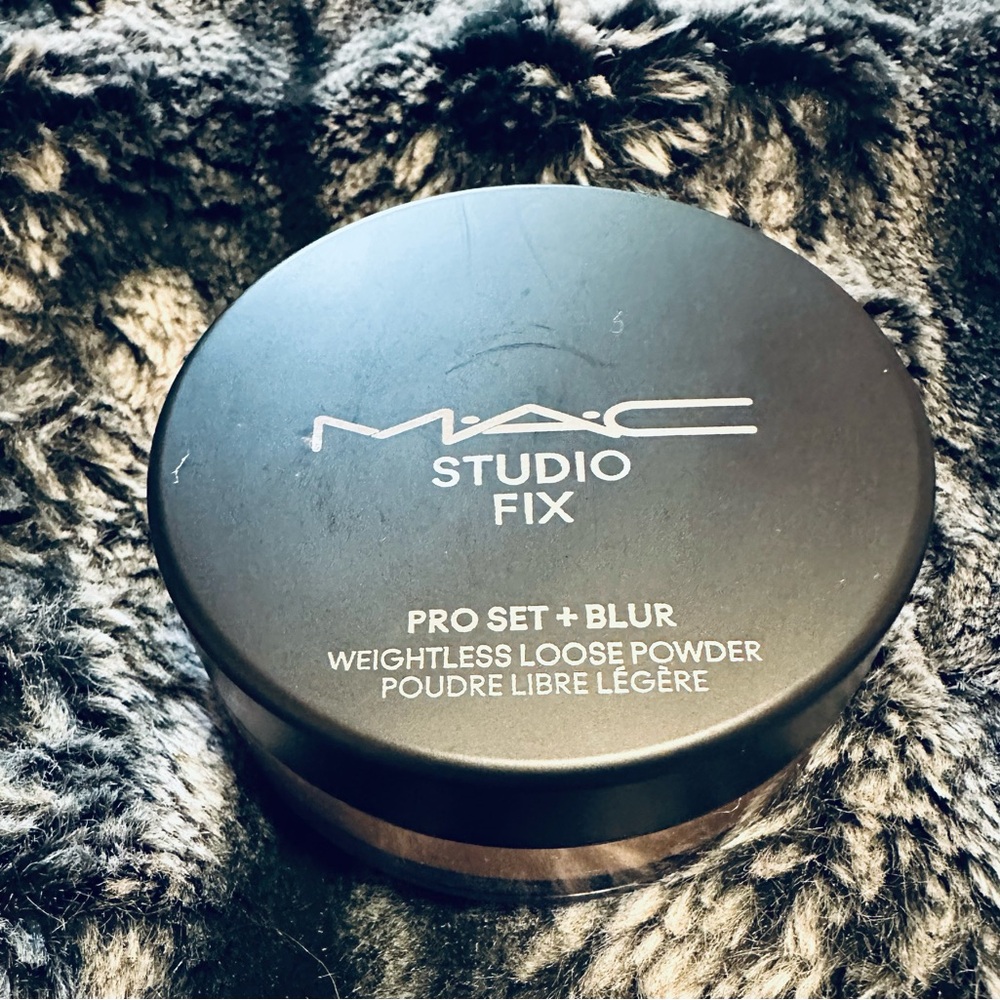 MAC Cosmetics Studio Fix Pro Set + Blur Powder - Black